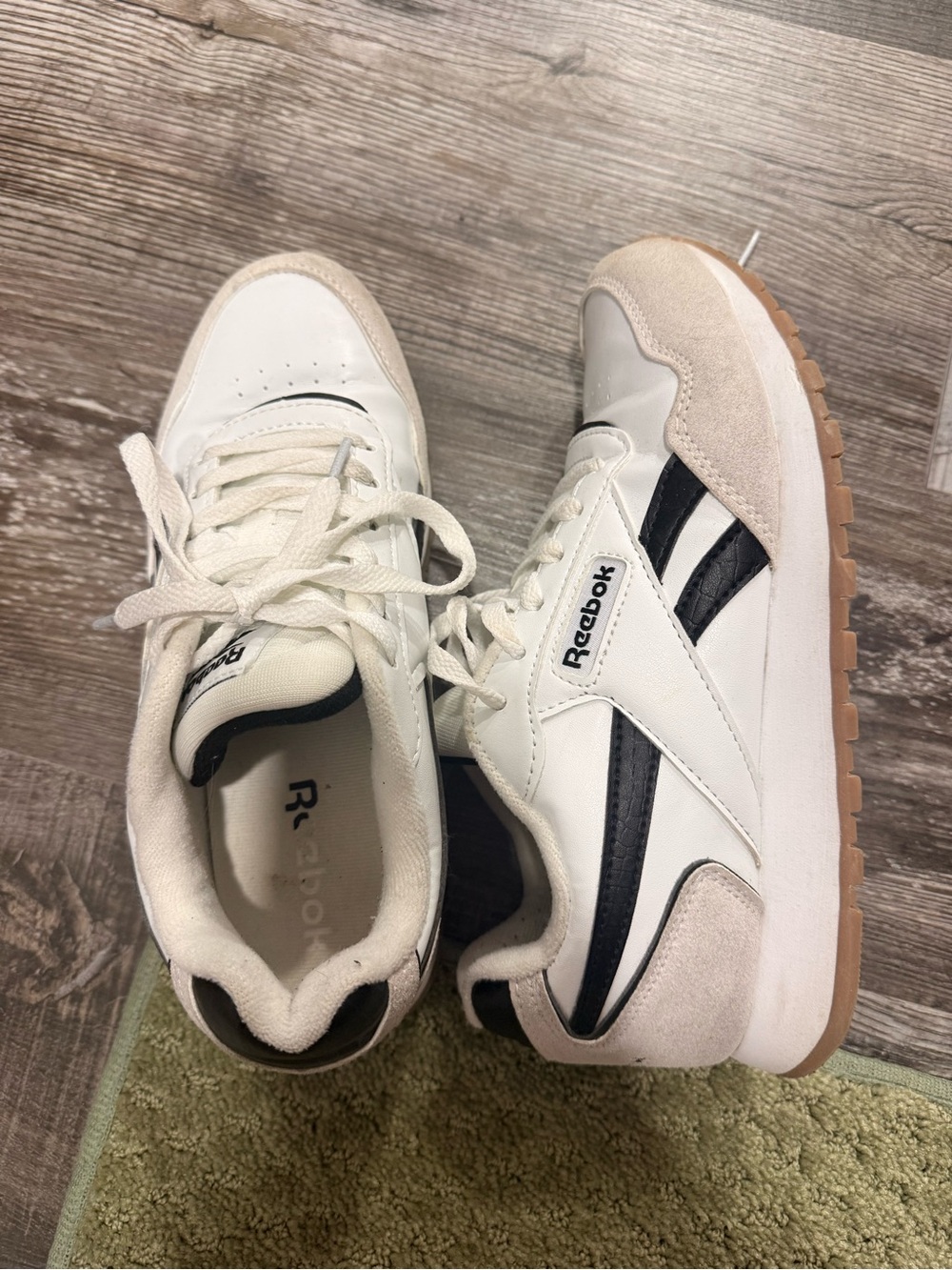 Reebok Men's White Sneakers with Black Stripes and Gum Sole